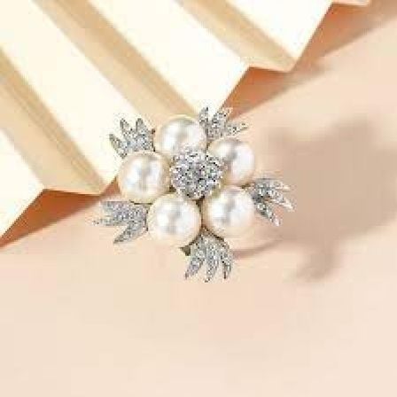 Five Pearl Hijab Pin